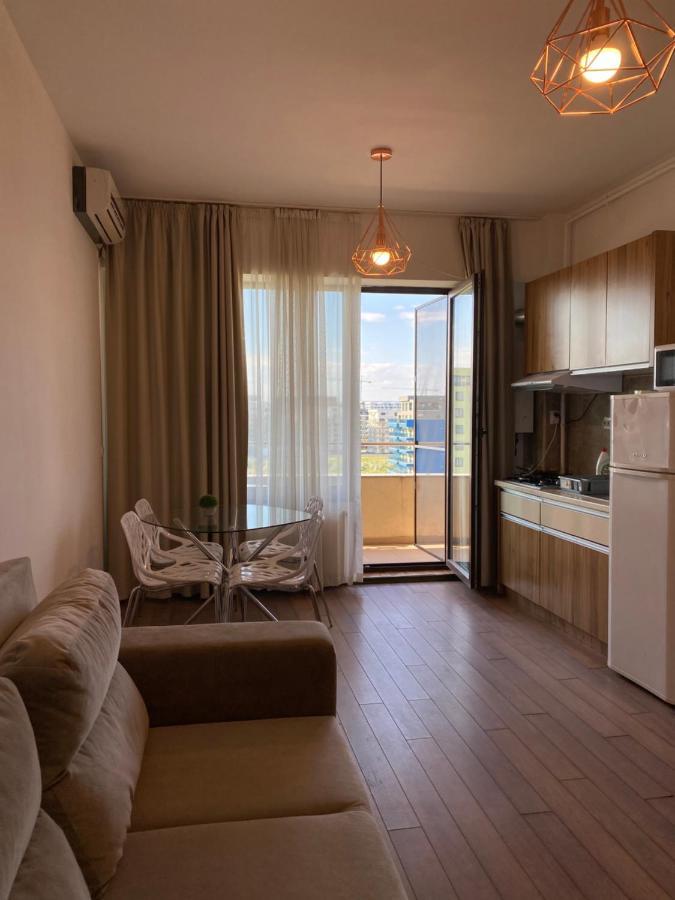 Crazy Summerland Apartment